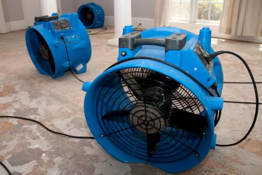 Read more about the article Top Tools Used in Water Mitigation Services